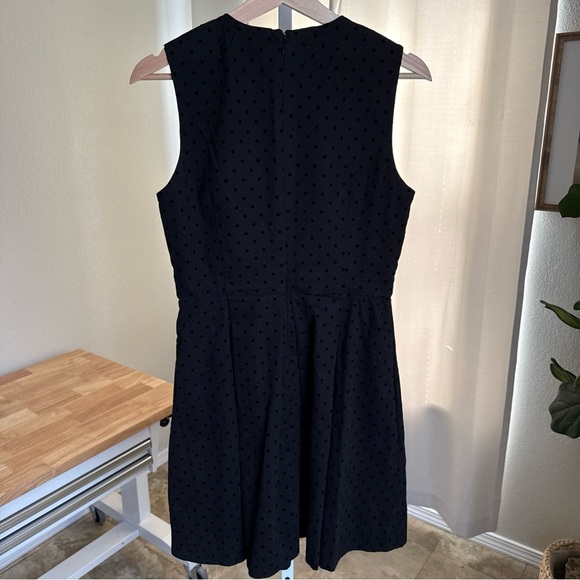 Gap Black Flocked Black Polka Dot Sleeveless A-Line Knee Length Dress Size 6 - Picture 5 of 8